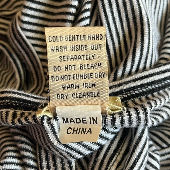 S Line Black & White Stripe V Neck Wrap Convertible Sleeve Top Size Medium - Picture 5 of 6